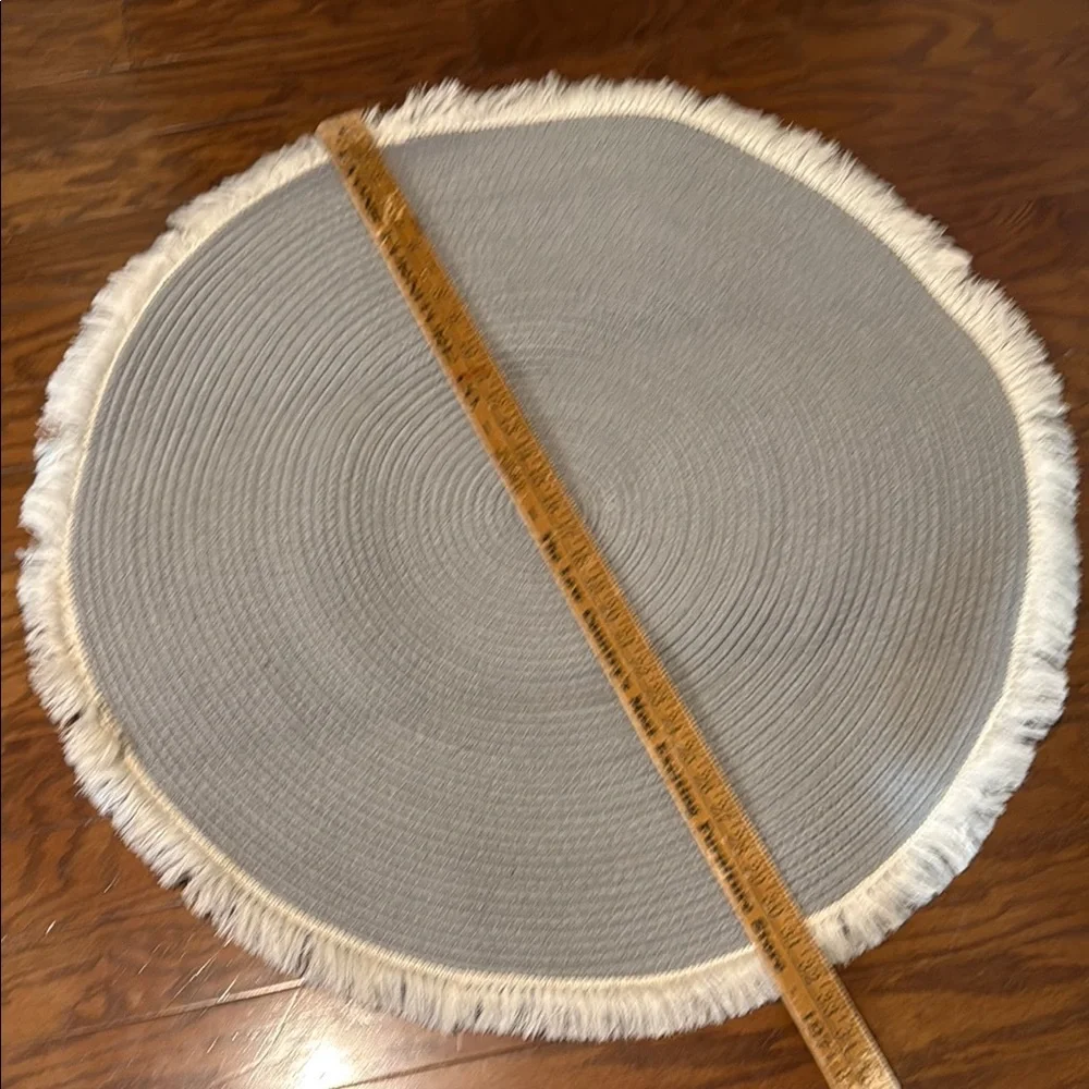 Elegant Gray Round Rug with Fringe